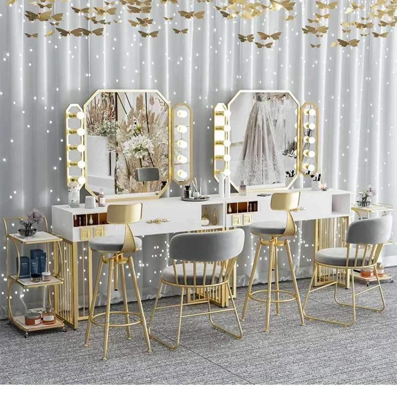Photo studio rock dresser make - đánh giá và giá Beauty Makeup Studio
