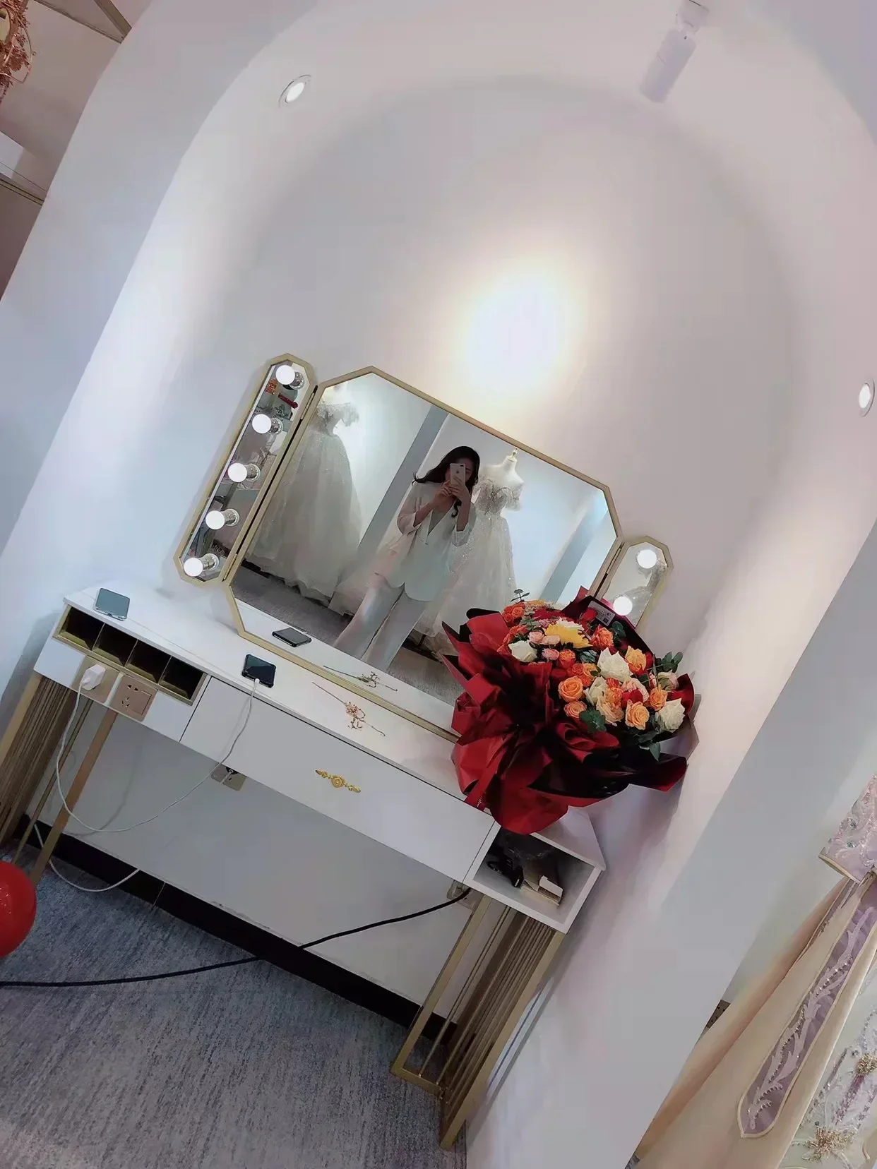 Photo studio rock dresser make - đánh giá và giá Beauty Makeup Studio