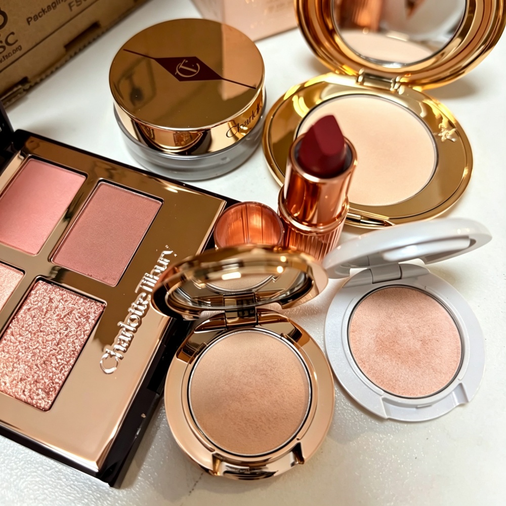 Charlotte Tilbury New Lip Balm - đánh giá và giá Lip Gloss Plumping